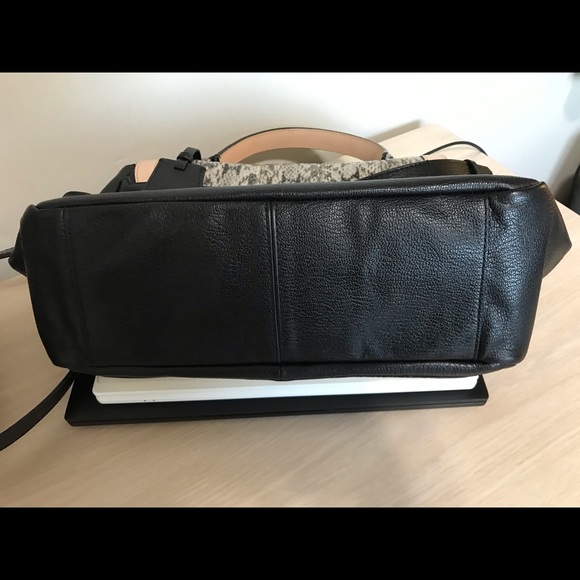 SEND me an offer
Diane Von Furstenberg 🌹 - Picture 12 of 12